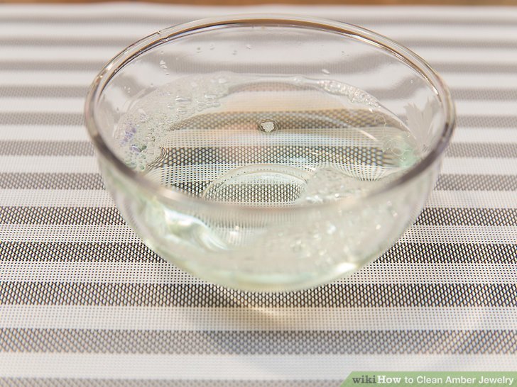 Dubenėlis drugno vandens su muilu gintaro dirbiniams valyti